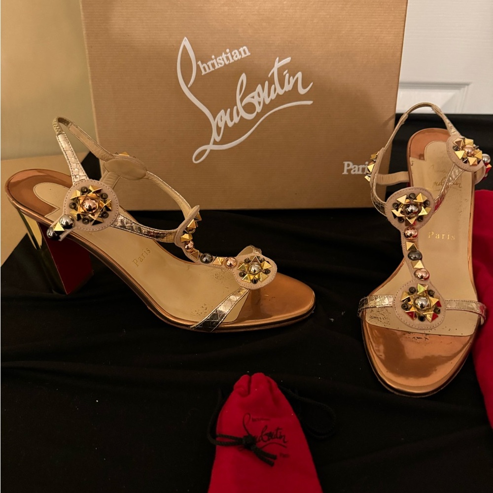 Christian Lou Boutin gold spiked sandal in sz 40